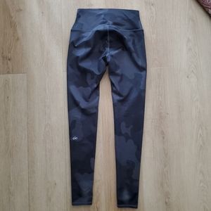 ALO YOGA HIGH-WAIST VAPOR LEGGING


S